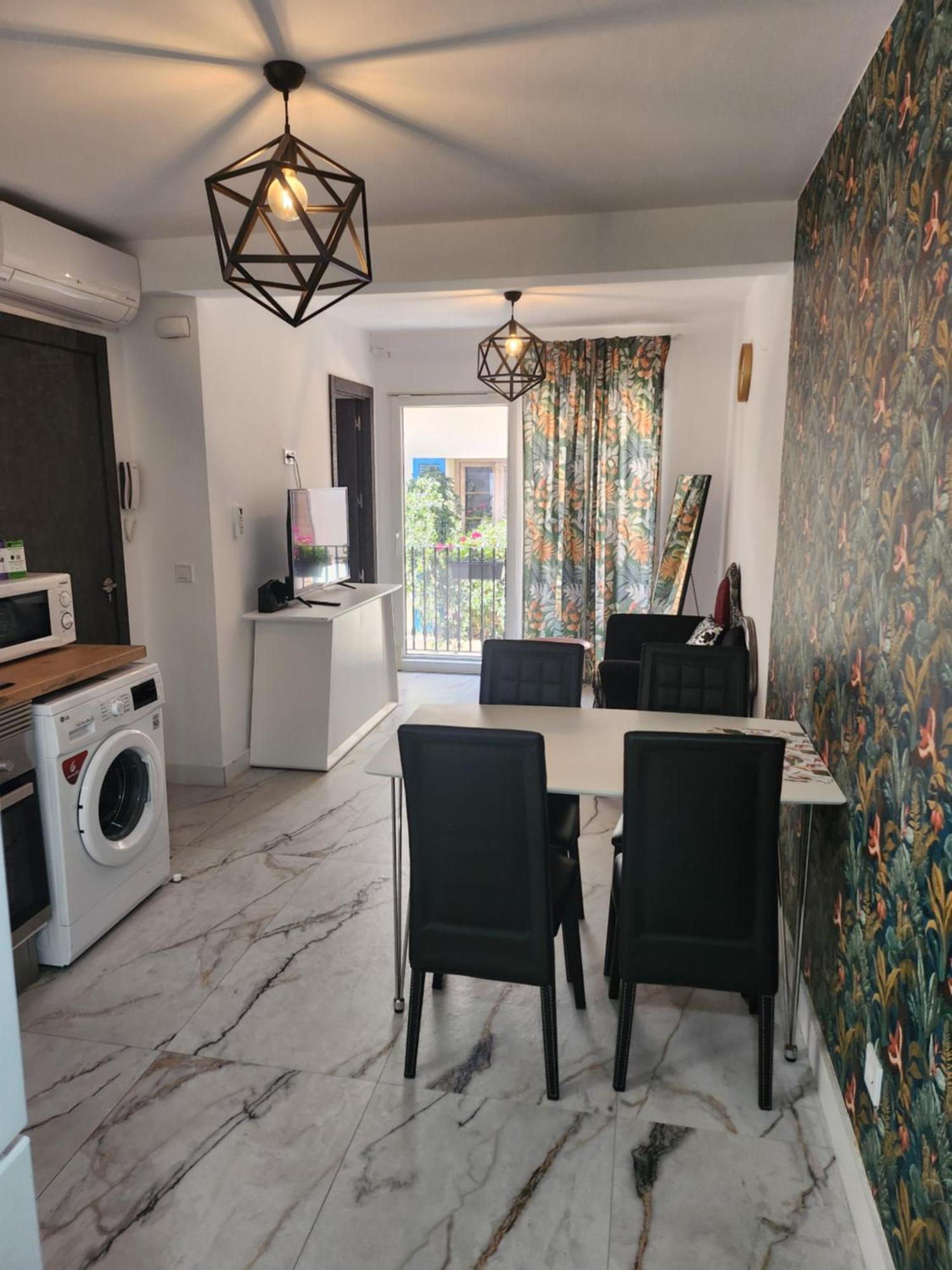 Boomerang Apartment
